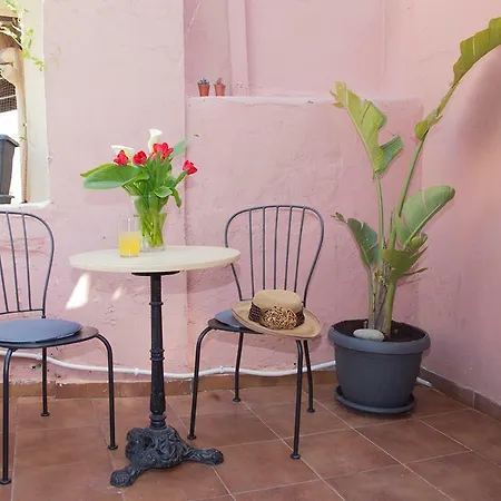 Talos מלון דירות